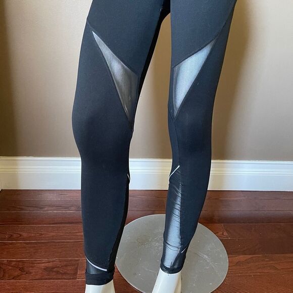 Fabletics High Waisted Leggings w/ Mesh decor - Picture 2 of 4